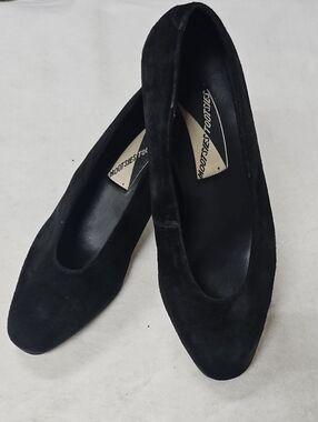 Mootsies Tootsies Black Suede Rounded Toe Flats